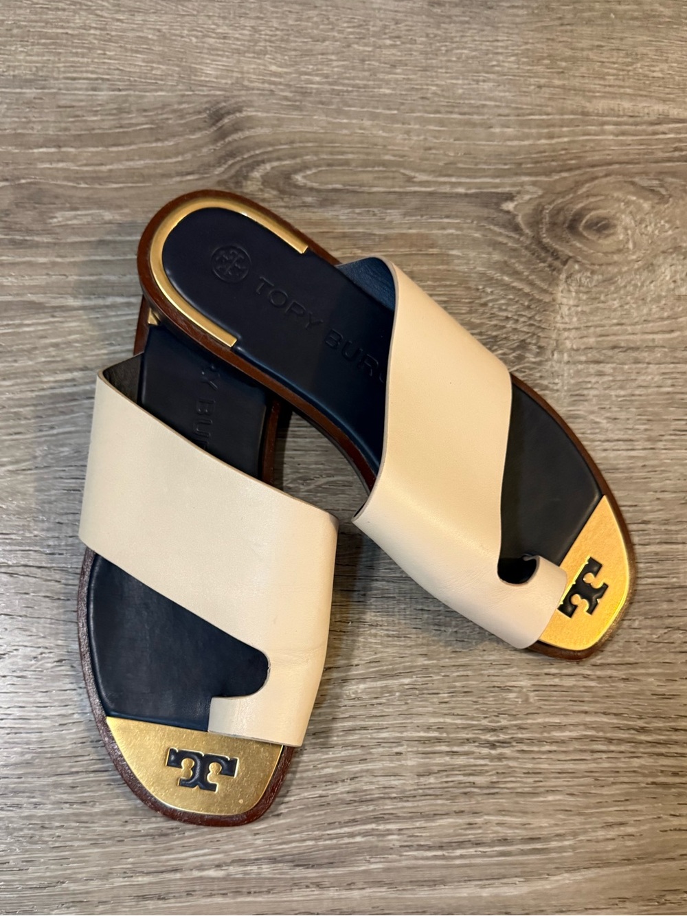 Tory Burch Selby Toe-Ring Slide  in DULCE DE LECHE